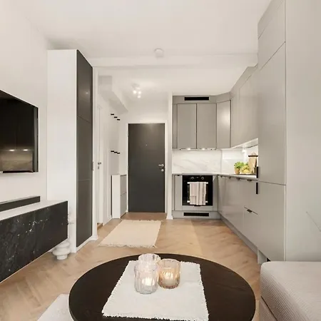 Modern And Cozy Only 5 Minutes From Center Апартаменти *