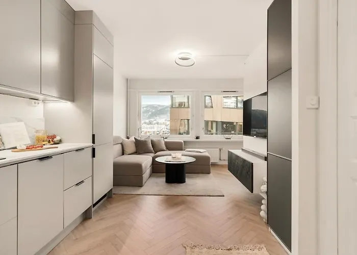 Modern And Cozy Only 5 Minutes From Center *